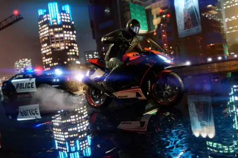 Motocyklista ucieka przed policją w nocnym Los Santos, wspaniale odzwierciedlonym dzięki **gta v enhanced**.