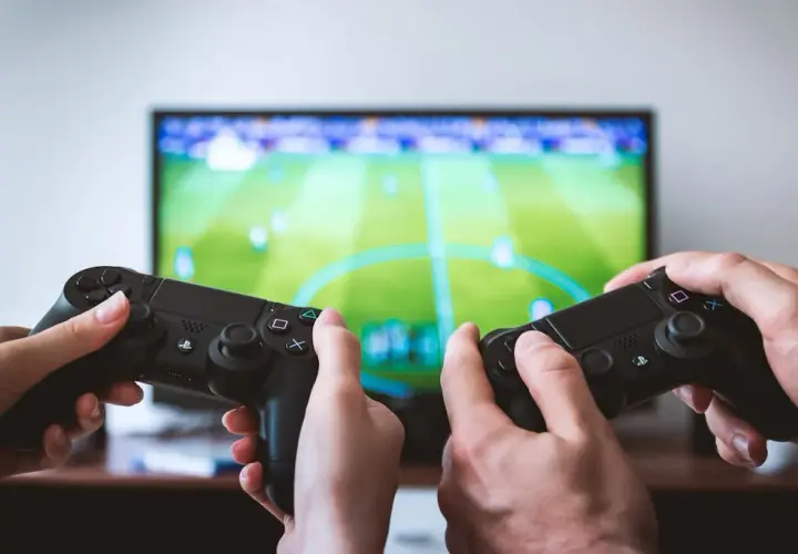 Wyścigi, akcja i sport – jak wydajniejsza konsola wpływa na jakość rozgrywki?