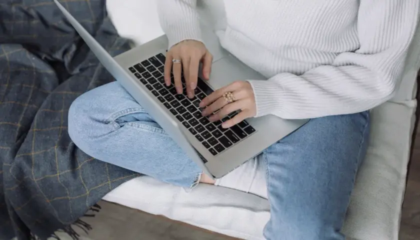 Najlepsze platformy rozrywkowe online dla polskich graczy: kompleksowy przegląd ofert i regulacji