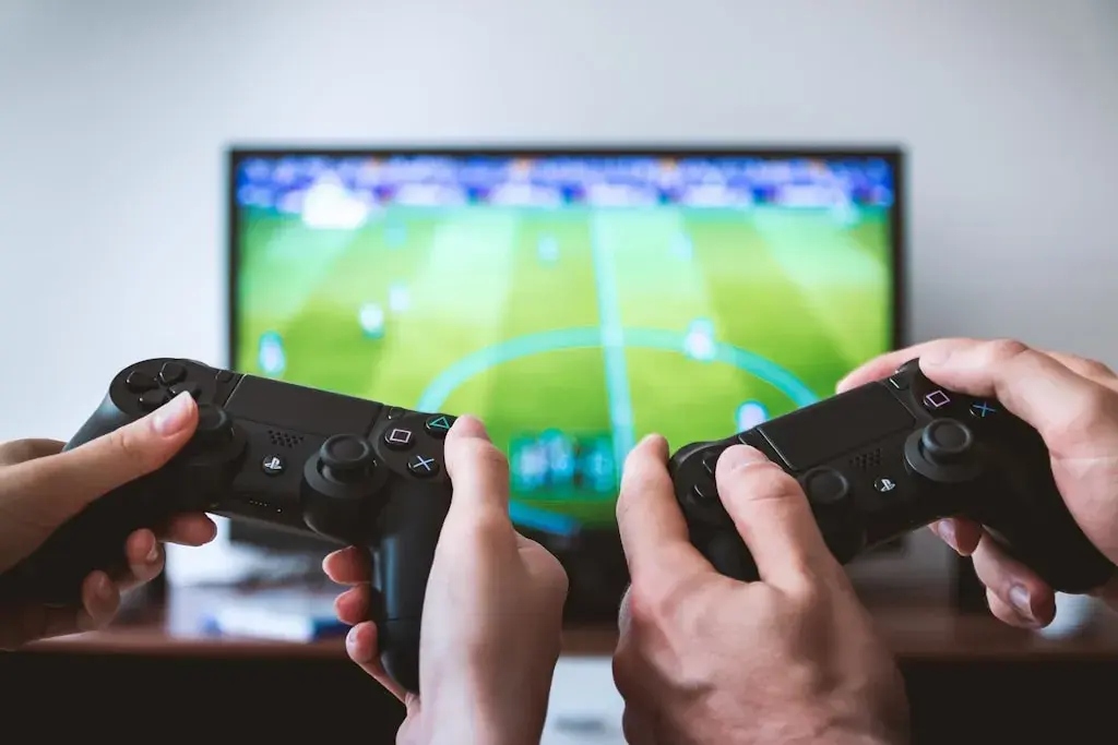 Wyścigi, akcja i sport – jak wydajniejsza konsola wpływa na jakość rozgrywki?