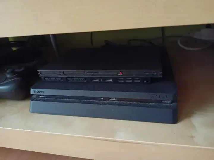 Zdjęcie PS4 w lombardzie: Na co uważać przy zakupie? Poradnik